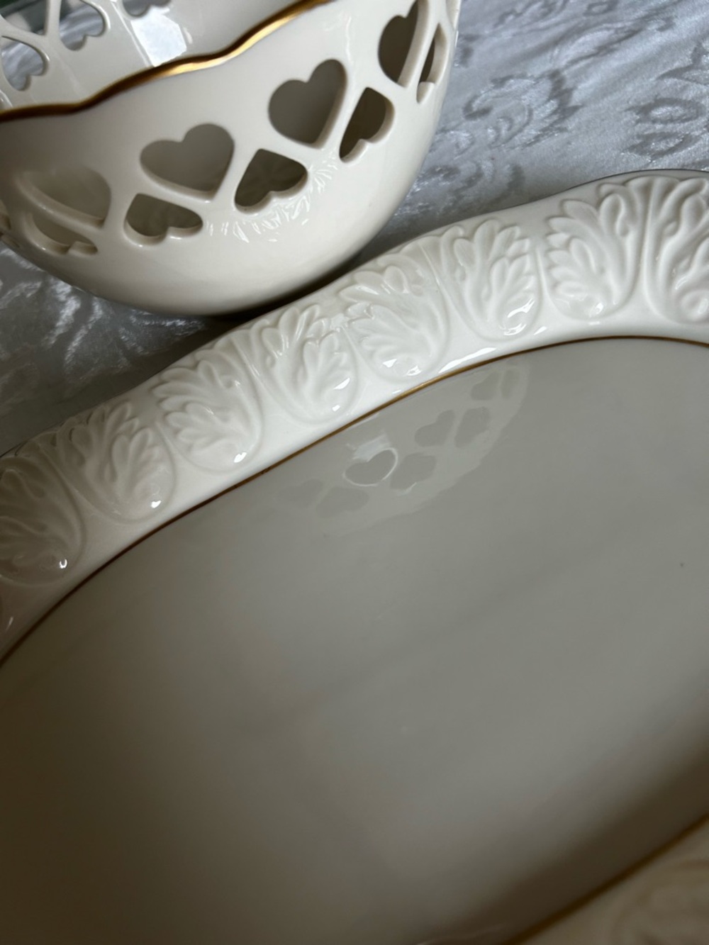 Lenox Cream Ceramic Oval Serving Platter with Embossed Leaf Motif and Gold Trim - Picture 10 of 10